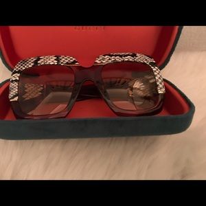 GUCCI Designer Snake Skin Print Sunglasses